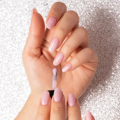 unghie rosa naturali